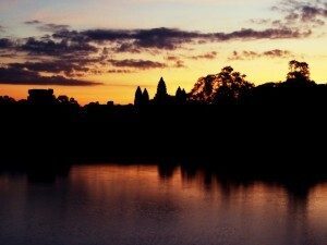 Sonnenaufgang vom Angkor Wat Gateway aus